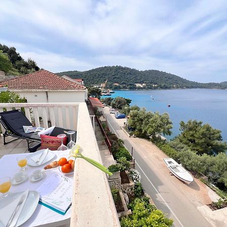 Terrace Studios With Panoramic Seaview Uble エクステリア 写真