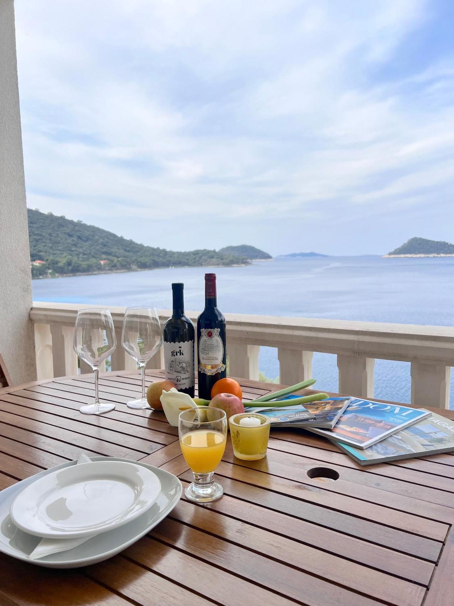 Terrace Studios With Panoramic Seaview Uble エクステリア 写真