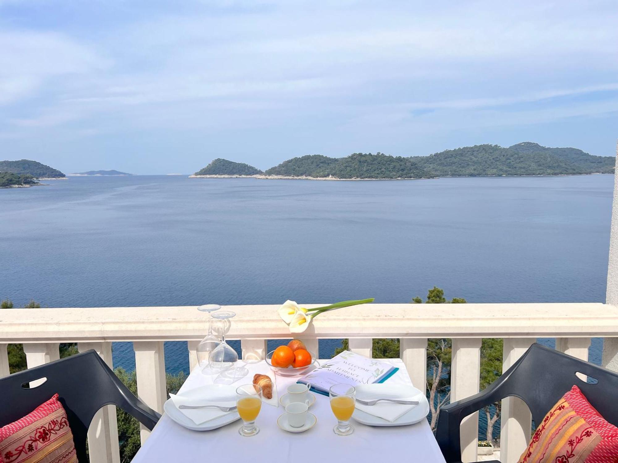 Terrace Studios With Panoramic Seaview Uble エクステリア 写真