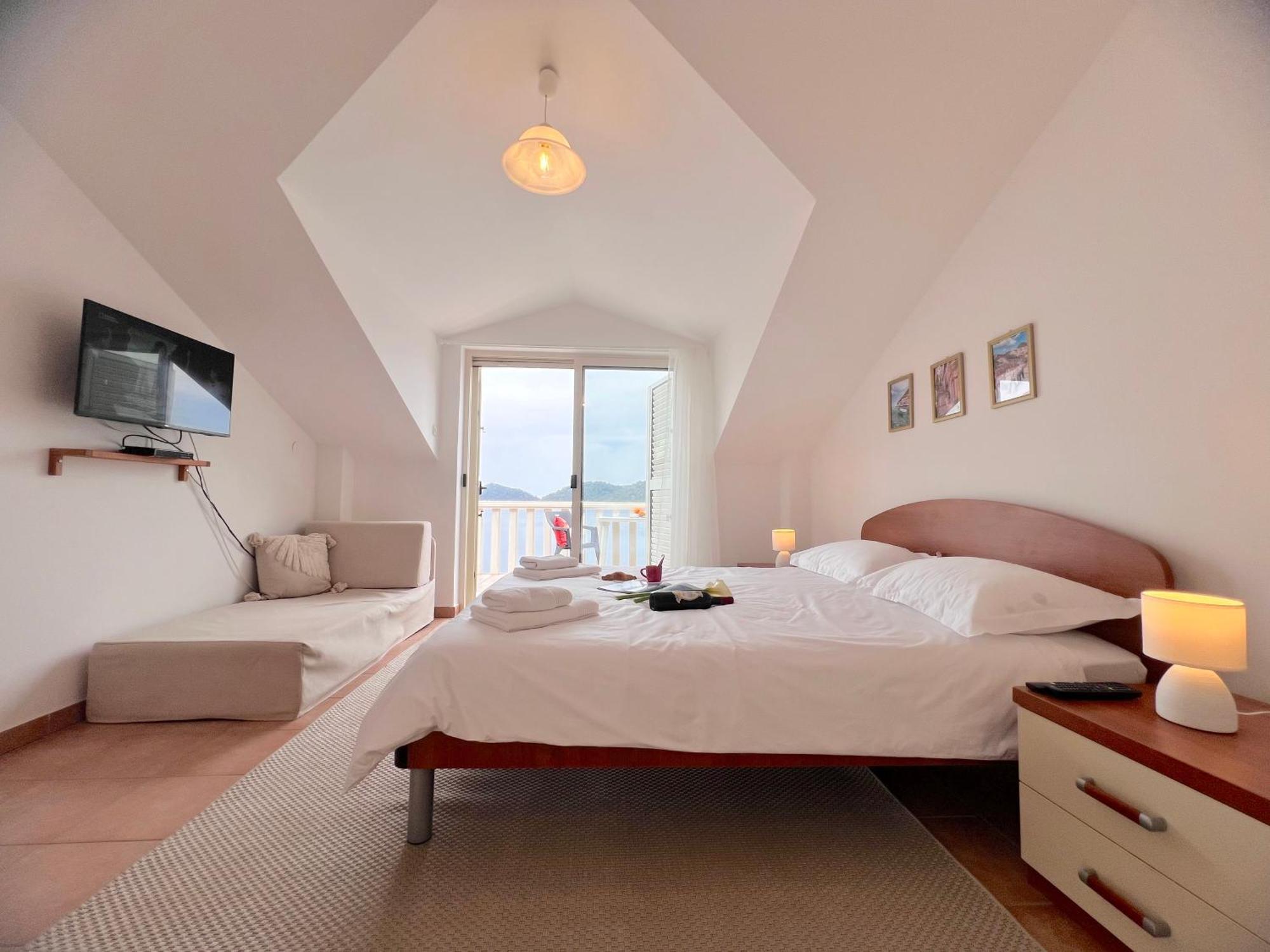 Terrace Studios With Panoramic Seaview Uble エクステリア 写真