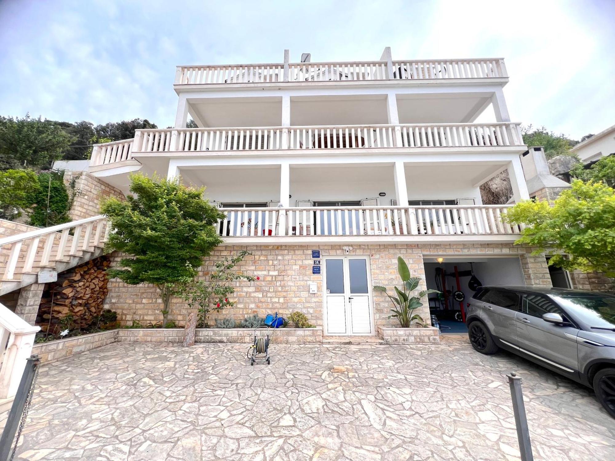 Terrace Studios With Panoramic Seaview Uble エクステリア 写真