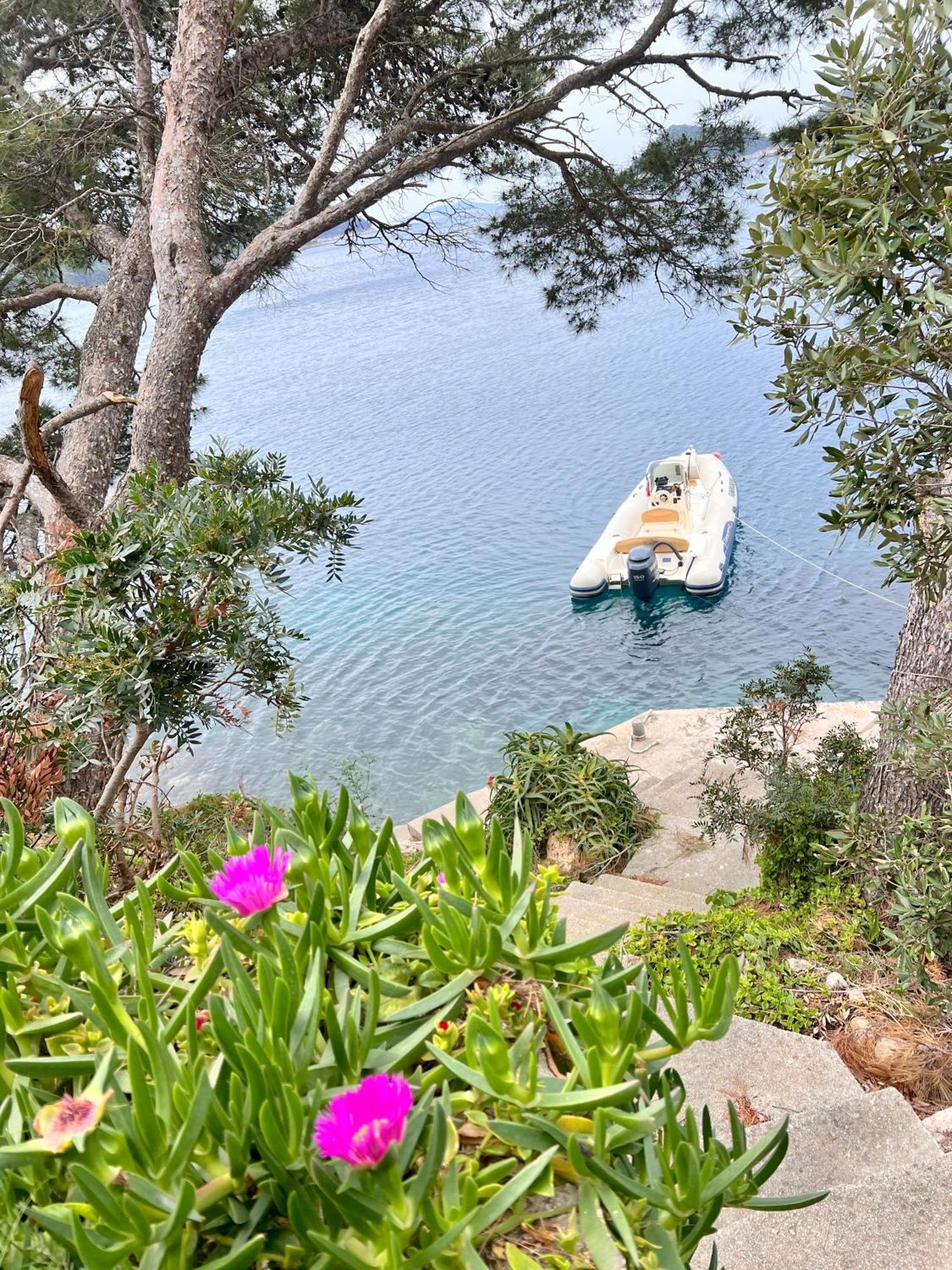 Terrace Studios With Panoramic Seaview Uble エクステリア 写真
